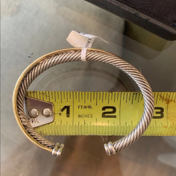 DAVID YURMAN The Crossover Cuff - Picture 4 of 9